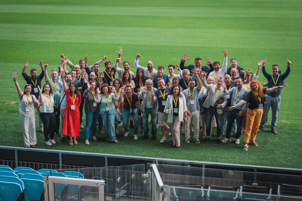 Participantes en un encuentro de negocios
